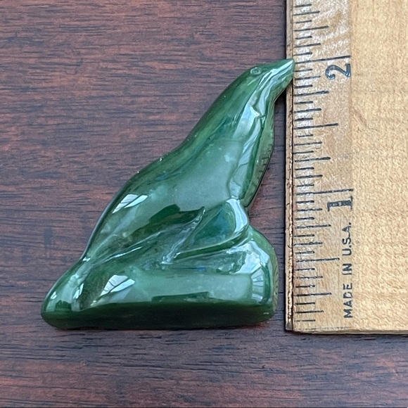 Natural nephrite jade hand-carved large sea lion seal ornament - Picture 3 of 5